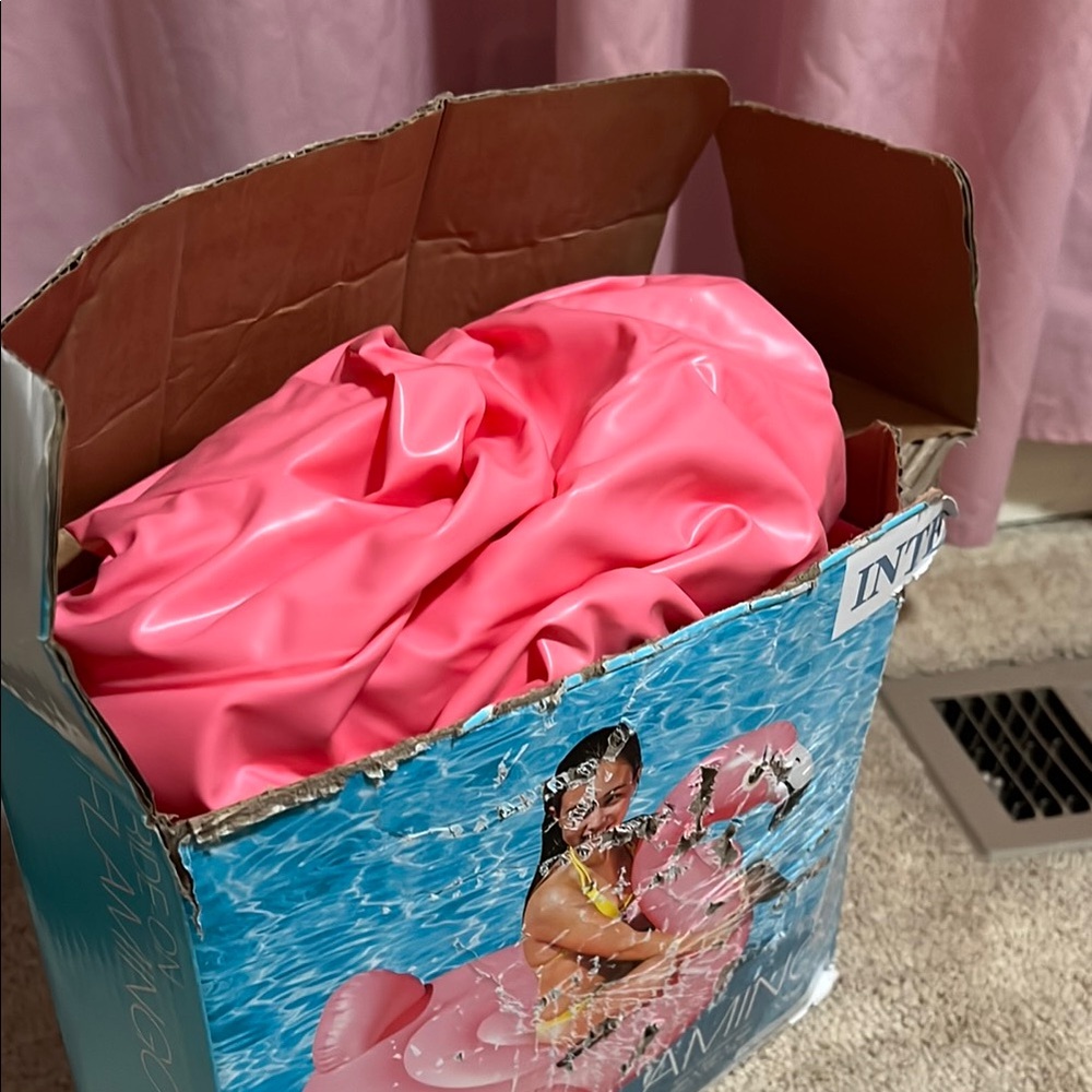 Intex Pink Flamingo Ride-On - Picture 2 of 2